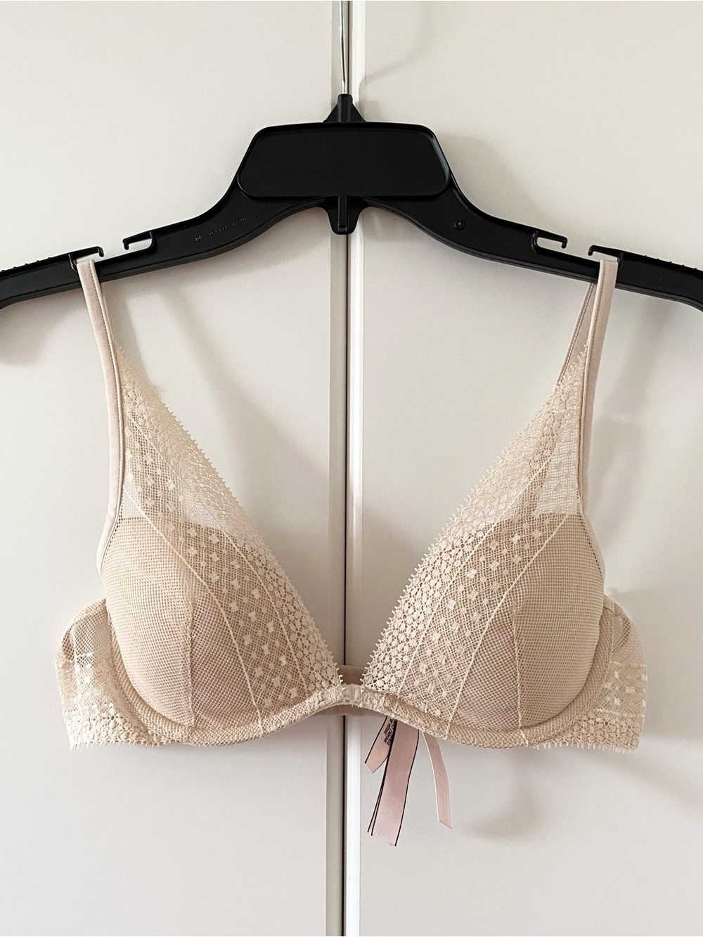 Victoria’s Secret Plunge Incredible Lace Bra